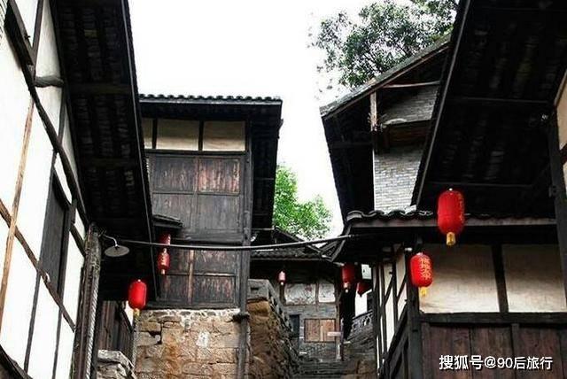 你和你的舅妈有过哪些伤心的经历吗?游戏画面